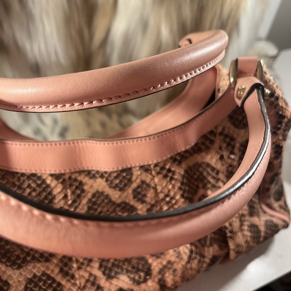 ๐ Gucci PYTHON ๐ EUC pink/tan/brown large bag with silver hardware. STUNNING. - Picture 5 of 16